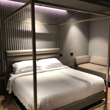 Materiaprima Camere-Rooms مانتوفا المظهر الخارجي الصورة